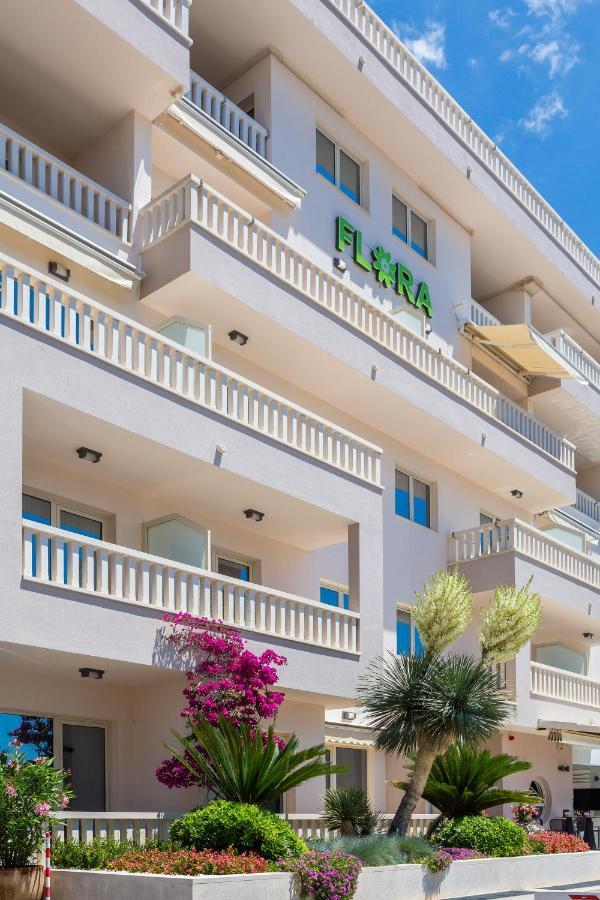 Aparthotel Flora 图彻皮 外观 照片